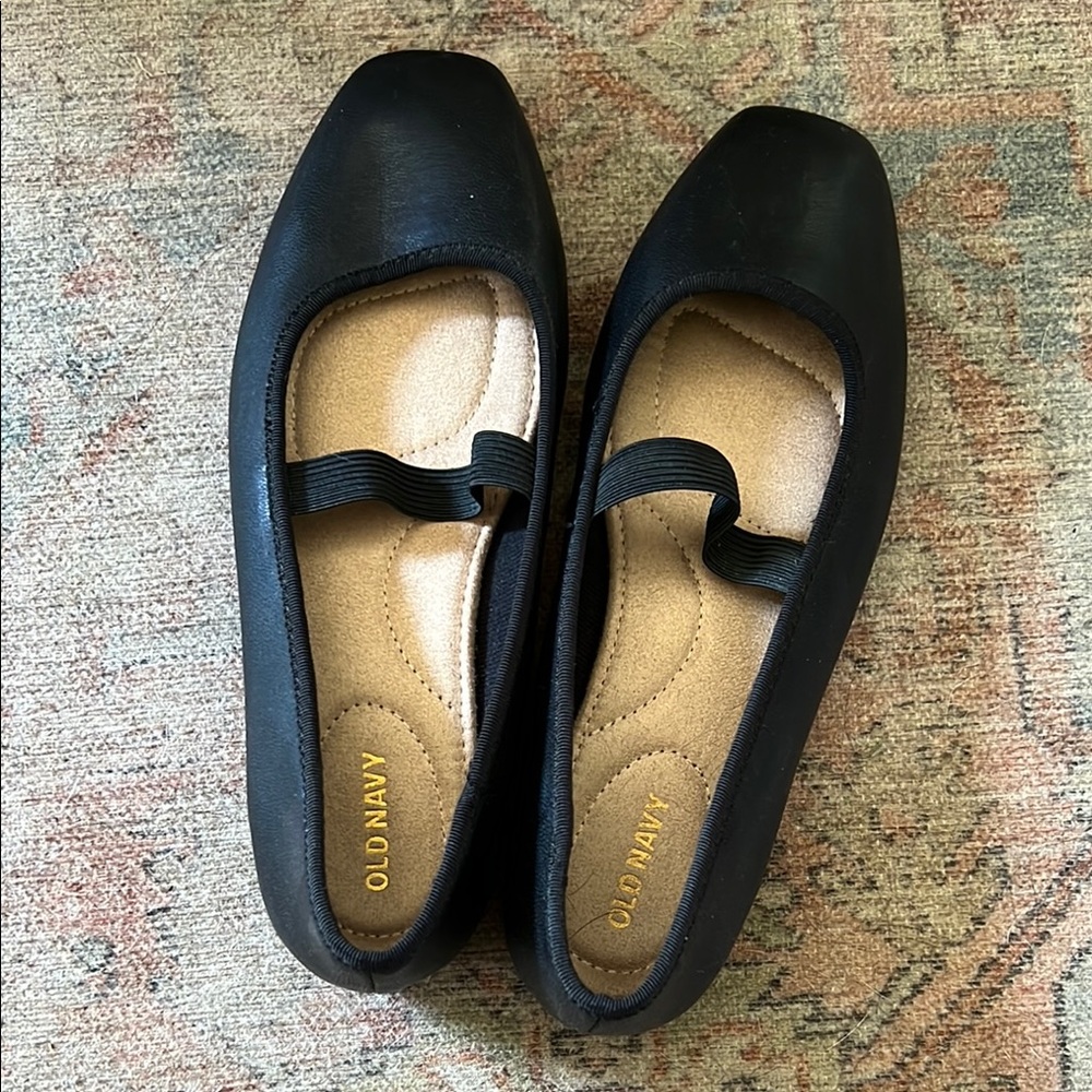 Square toe Mary Jane flats